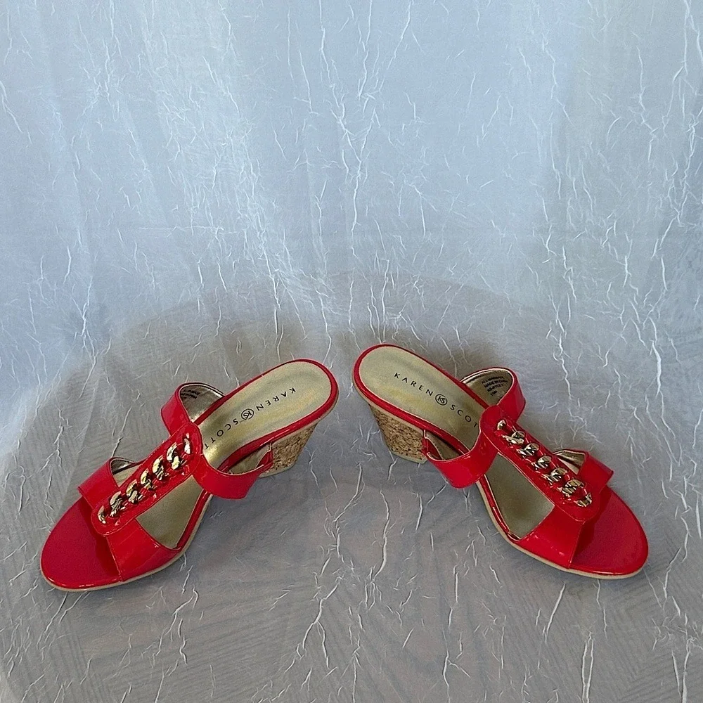 3/$20💥 Karen Scott Red & Gold Chain Embellished Slip On Kyley‎ Wedge Cork Heels
